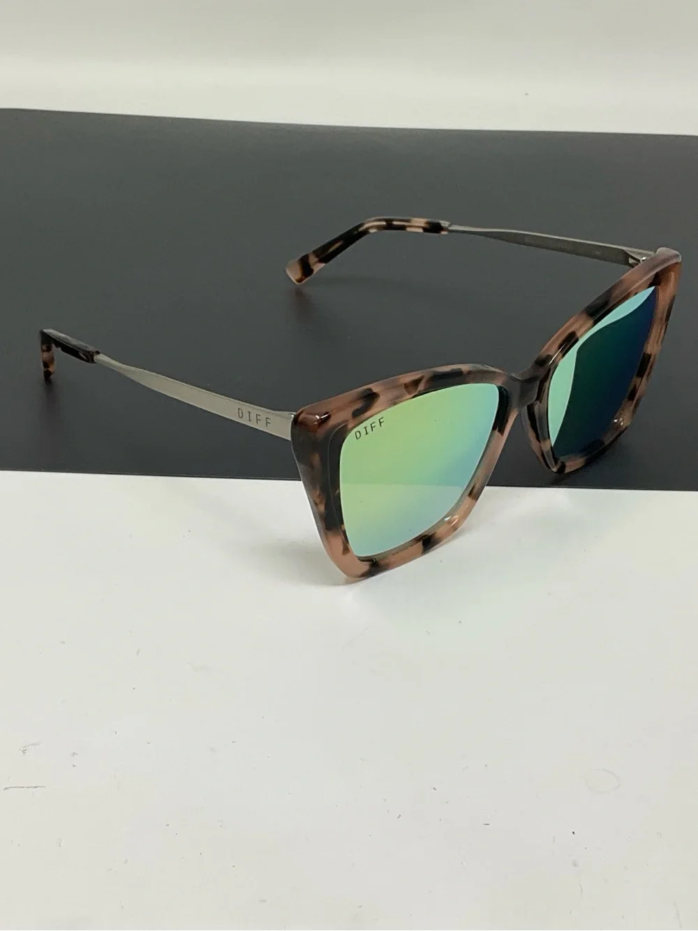 DIFF Becky II Tortoise mirror Sunglasses